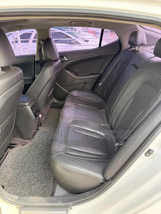 Kia K5 2011 White