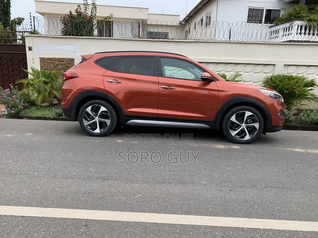 Hyundai Tucson 2017 Orange