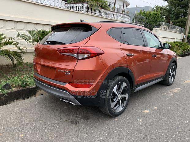 Hyundai Tucson 2017 Orange