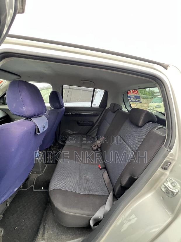 Suzuki Swift 2010 Silver