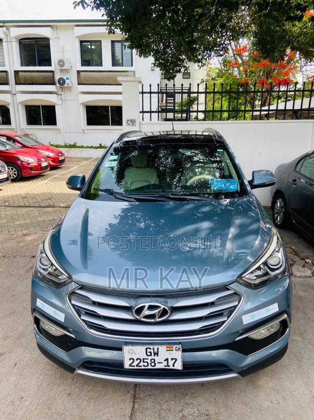 Hyundai Santa Fe 2017 Blue