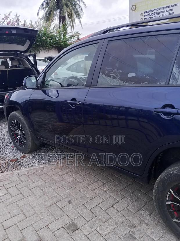 Toyota RAV4 2010 Blue