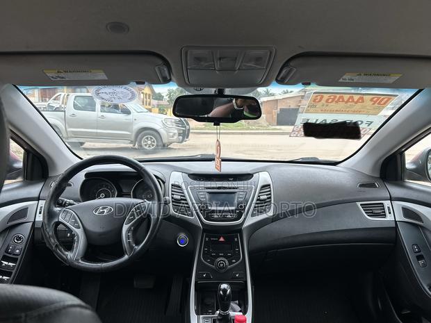 Hyundai Elantra Limited 4dr Sedan (1.8L 4cyl 6A) 2015 Red