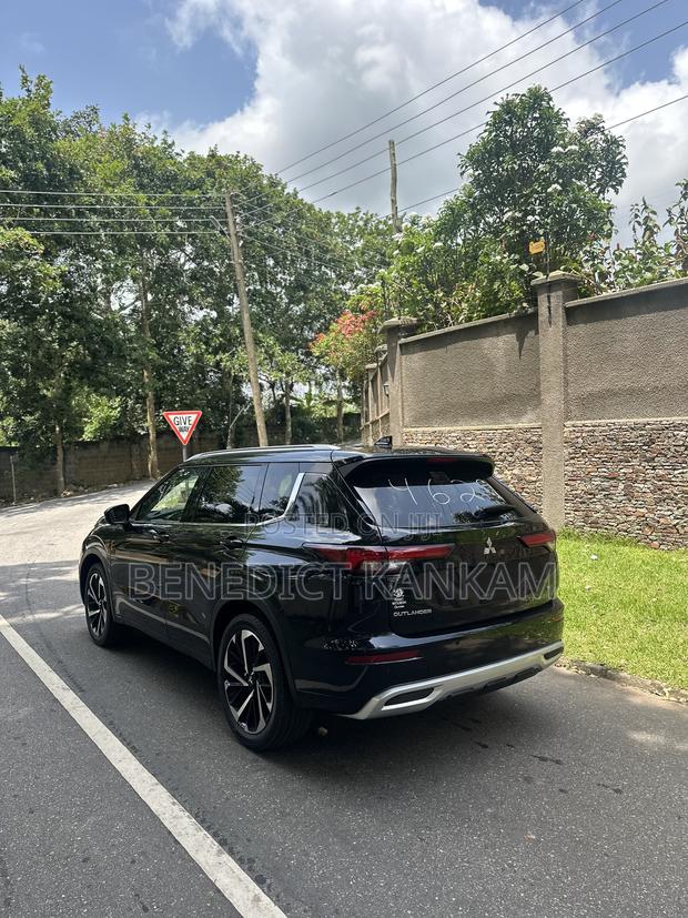 Mitsubishi Outlander SEL 2023 Black