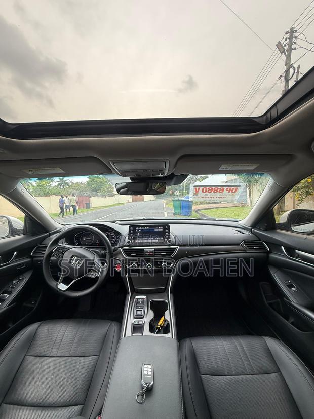 Honda Accord Touring 2.0T 2020 Silver