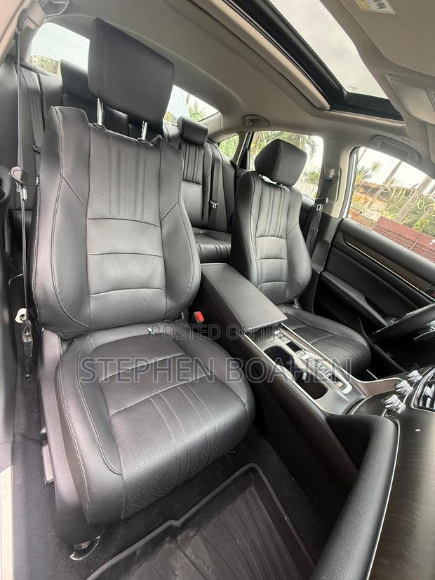 Honda Accord Touring 2.0T 2020 Silver
