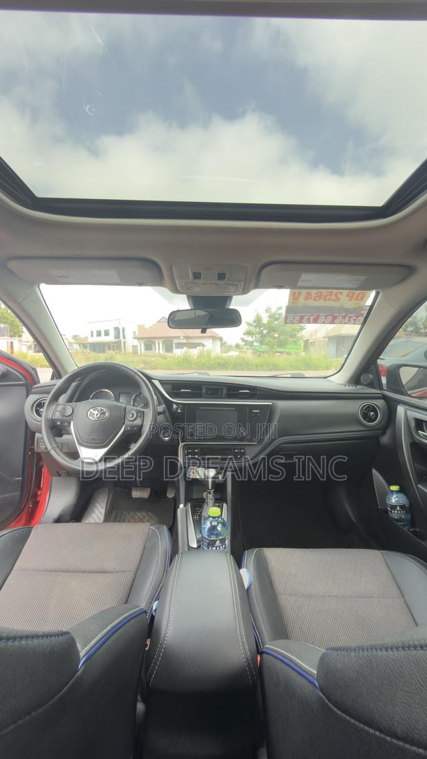 Toyota Corolla SE 4dr Sedan (1.8L 4cyl CVT) 2017 Red