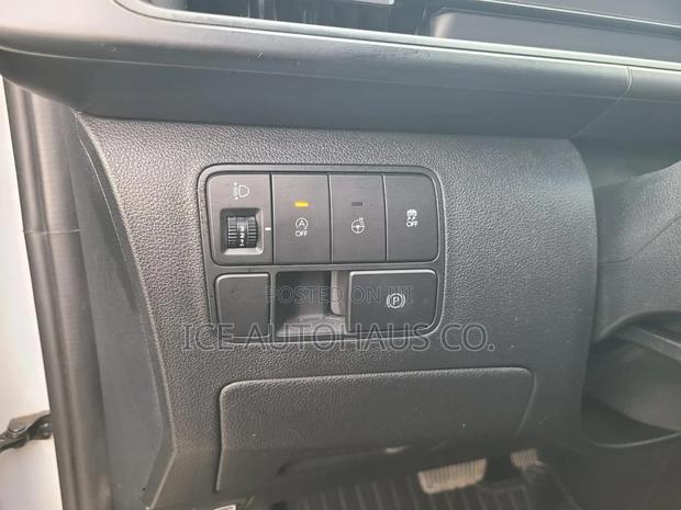 Hyundai Staria 2023 White
