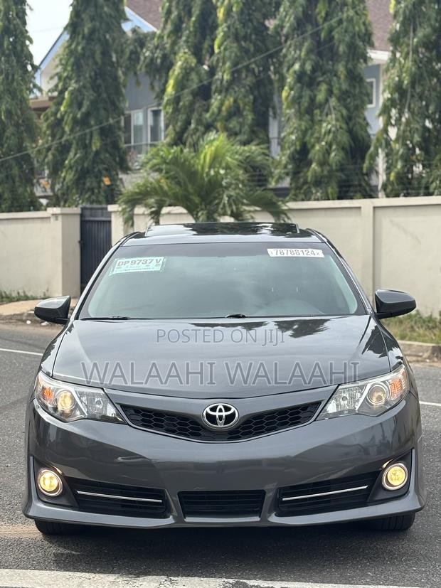 Toyota Camry 2014 Gray