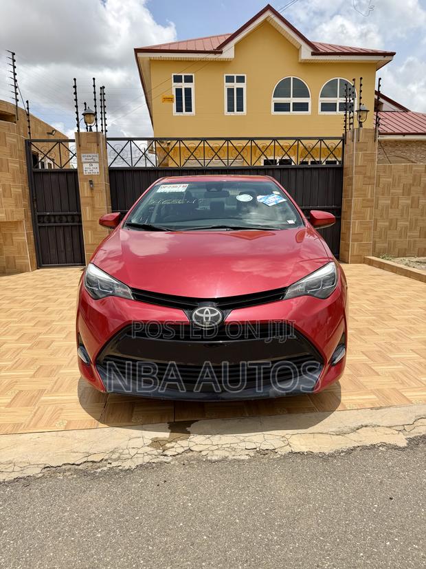 Toyota Corolla XLE (1.8L 4cyl 2A) 2018 Red