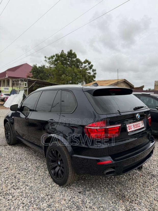 BMW X5 xDrive50i 4dr SUV AWD (4.4L 8cyl Turbo 8A) 2014 Black