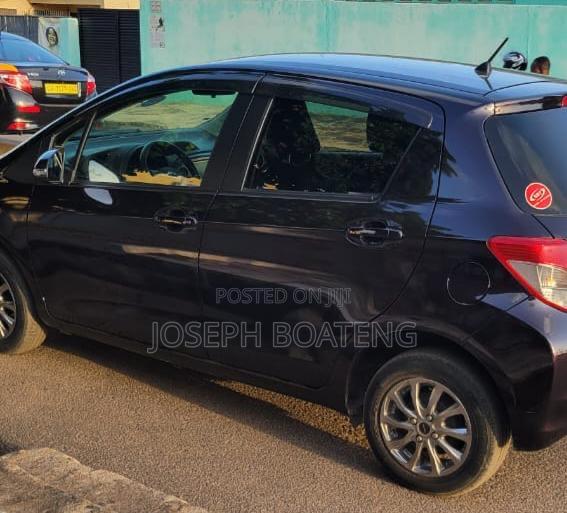 Toyota Vitz 1.3 AWD 5dr 2013 Burgundy