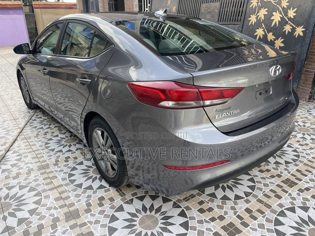 Hyundai Elantra 2018 Gray