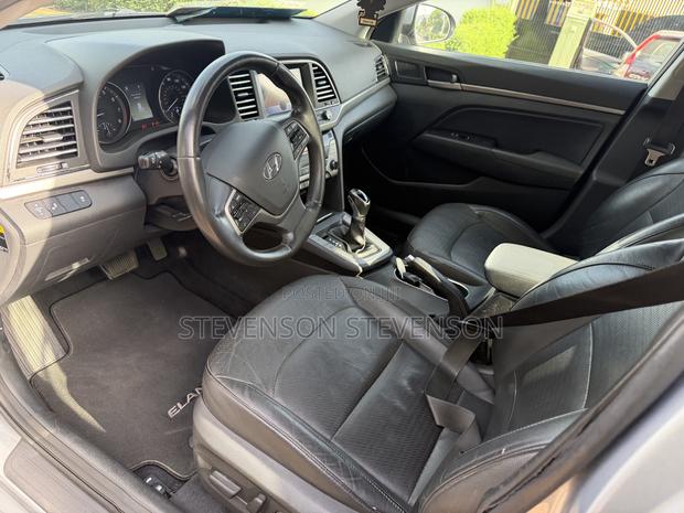 Hyundai Elantra ECO Sedan FWD (1.4L 4cyl 7A) 2017 Silver