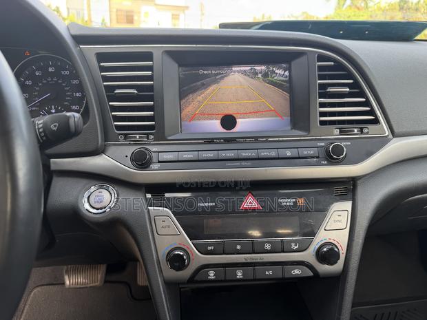 Hyundai Elantra ECO Sedan FWD (1.4L 4cyl 7A) 2017 Silver