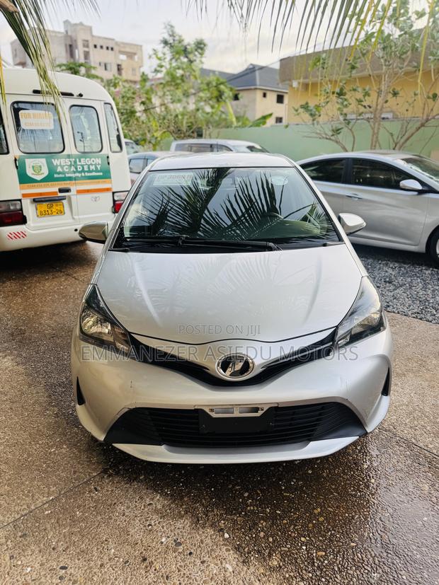 Toyota Vitz 1.3 AWD 5dr 2015 Silver