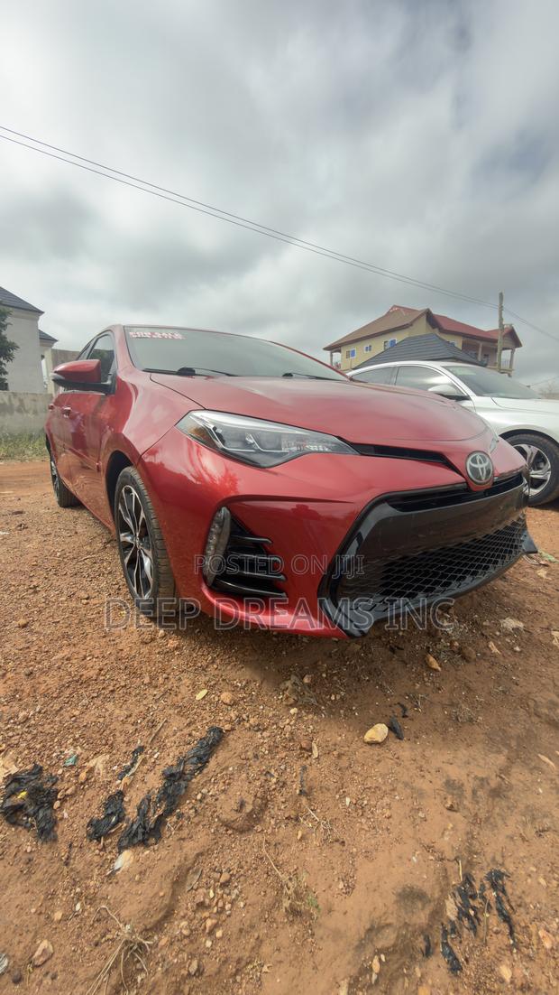 Toyota Corolla SE 4dr Sedan (1.8L 4cyl CVT) 2017 Red