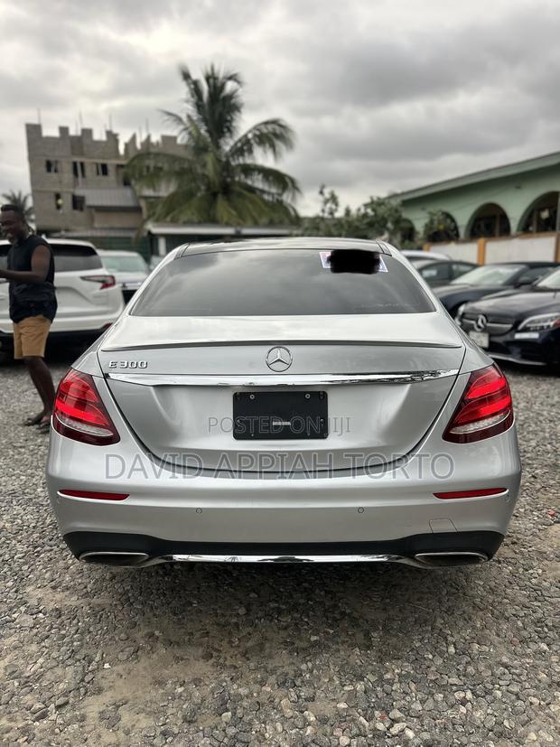 Mercedes-Benz E300 4Matic AWD Sedan (2.0L 4cyl 9A) 2017 Silver