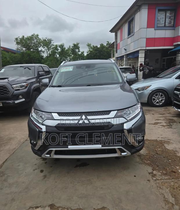Mitsubishi Outlander 2020 Gray