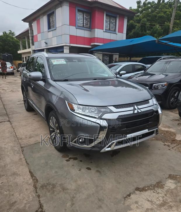 Mitsubishi Outlander 2020 Gray