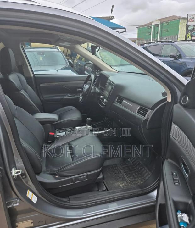 Mitsubishi Outlander 2020 Gray