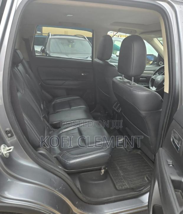 Mitsubishi Outlander 2020 Gray