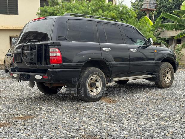 Toyota Land Cruiser 79 Series 1999 Black