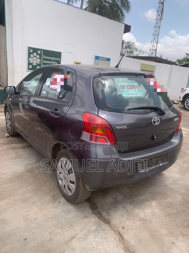 Toyota Yaris 2010 Gray