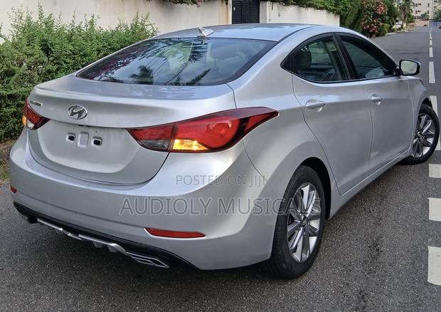 Hyundai Elantra 2016 Silver