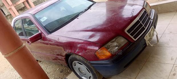 Mercedes-Benz C180 2000 Red