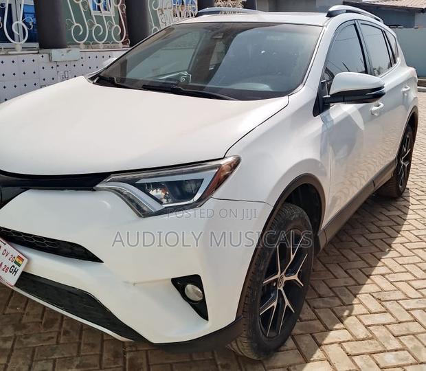 Toyota RAV4 2018 White