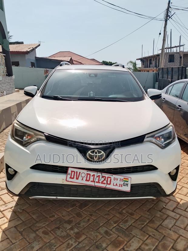 Toyota RAV4 2018 White