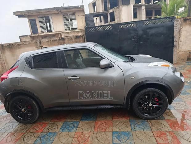 Nissan Juke S 4dr Hatchback (1.6L 4cyl Turbo CVT) 2015 Gray