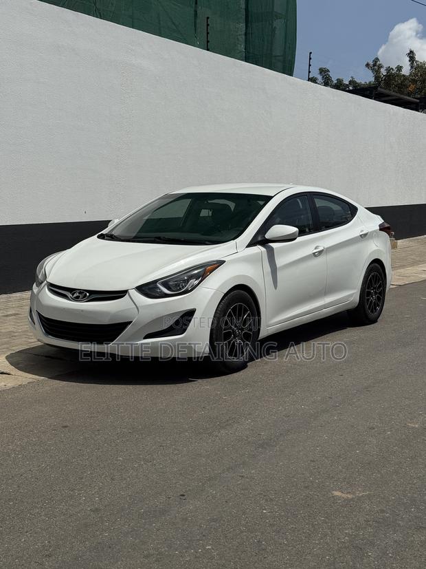 Hyundai Elantra SE Sedan FWD (1.8L 4cyl 6A) 2016 White