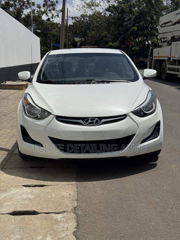 Hyundai Elantra SE Sedan FWD (1.8L 4cyl 6A) 2016 White