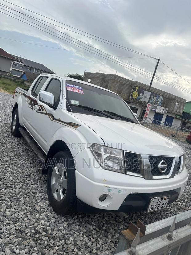 Nissan Navara 2010 White