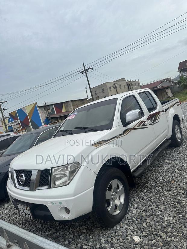 Nissan Navara 2010 White
