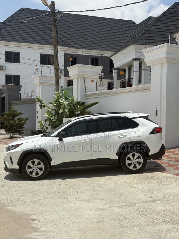 Toyota RAV4 2019 White