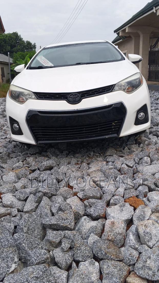 Toyota Corolla 2016 White
