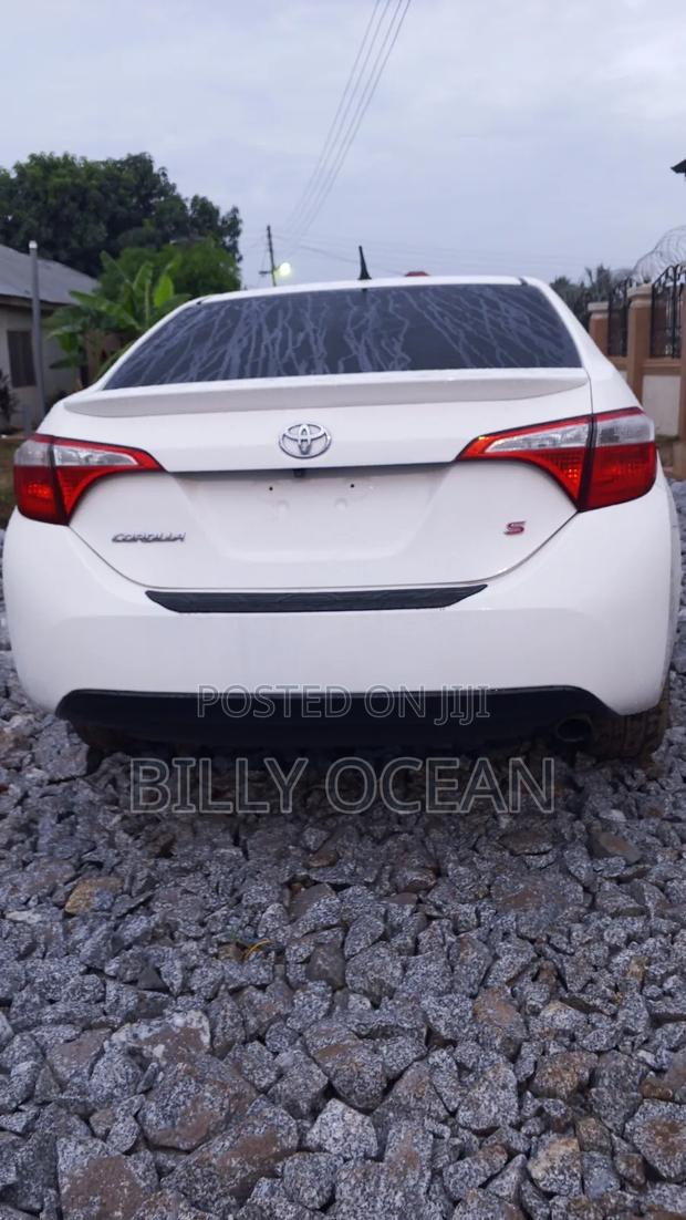 Toyota Corolla 2016 White