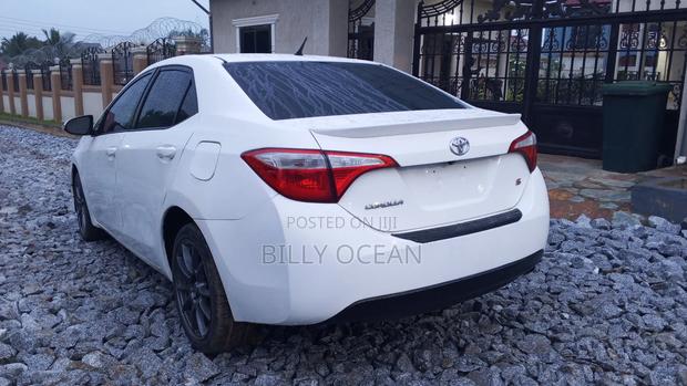 Toyota Corolla 2016 White