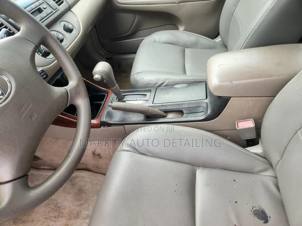 Toyota Camry LE 4dr Sedan (2.4L 4cyl 4A) 2004 Gray