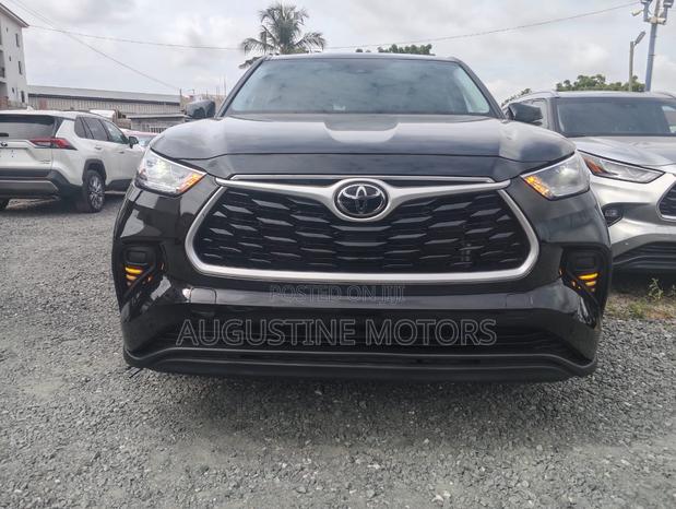 Toyota Highlander LE AWD 2023 Black