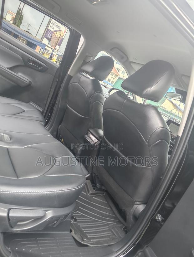 Toyota Highlander LE AWD 2023 Black