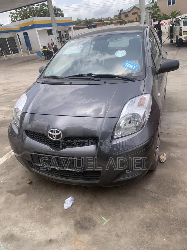 Toyota Yaris 2010 Gray