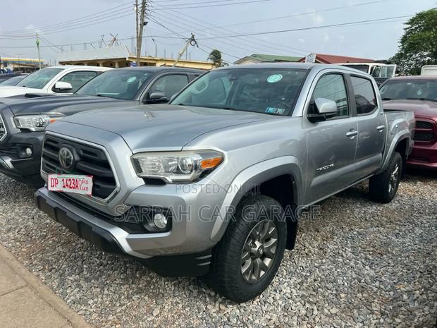 Toyota Tacoma SR 2018 Gray