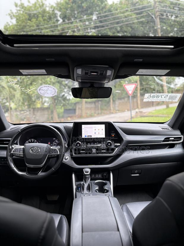 Toyota Highlander XSE 2022 Black