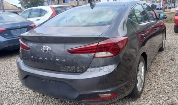 Hyundai Elantra SE 2020 Gray