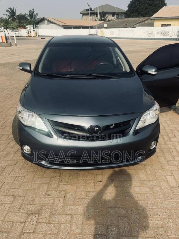 Toyota Corolla 2012 Gray