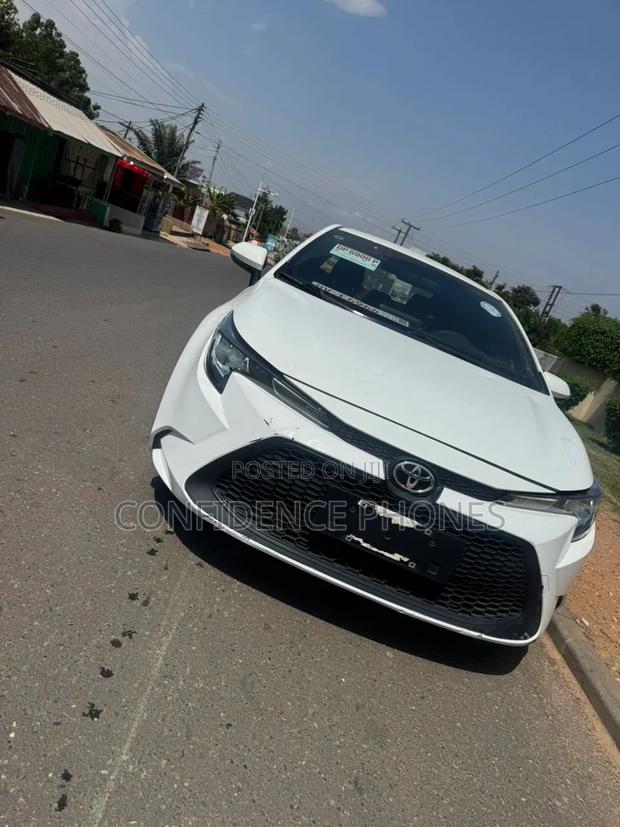 Toyota Corolla S Premium 4dr Sedan (1.8L 4cyl CVT) 2016 White